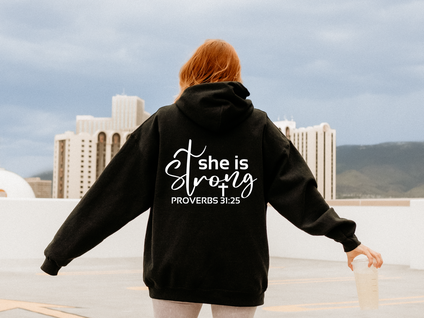 Sudaderas con Capucha - She is Strong
